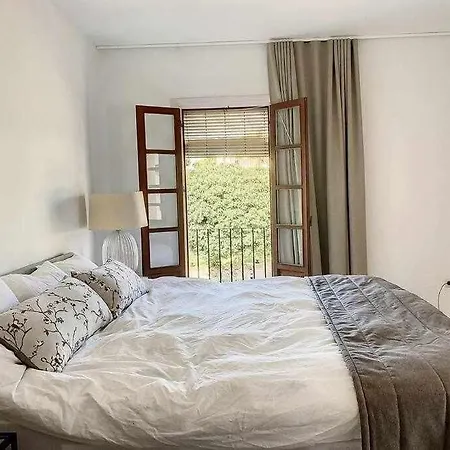 Townhouse For 7 People With Private Garden 샬레 *