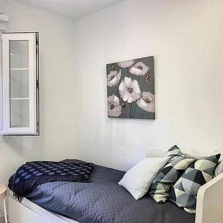 Townhouse For 7 People With Private Garden 샬레 에스테포나